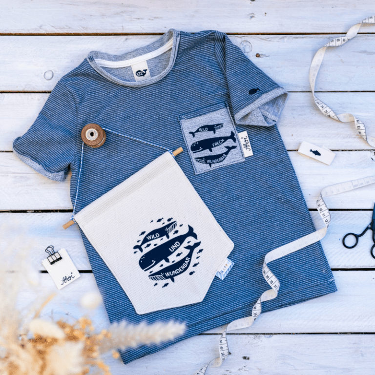 freche wale maritime plotterdatei auf tshirt und wimpel als geschenkset fuer kinder