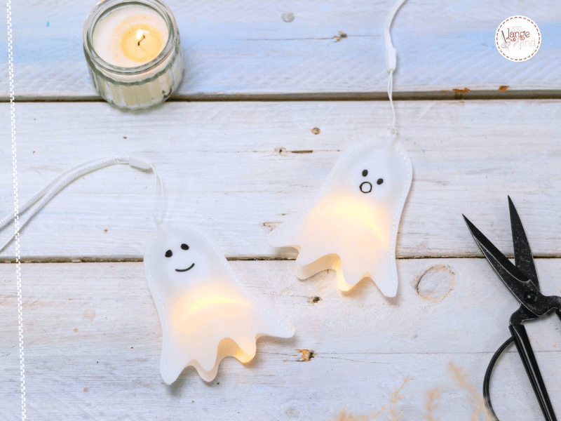 Leuchtende Gespenster aus Jelly Vinyl nähen als Halloween Deko